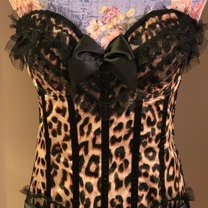 NWOT Leopard print & black lace corset